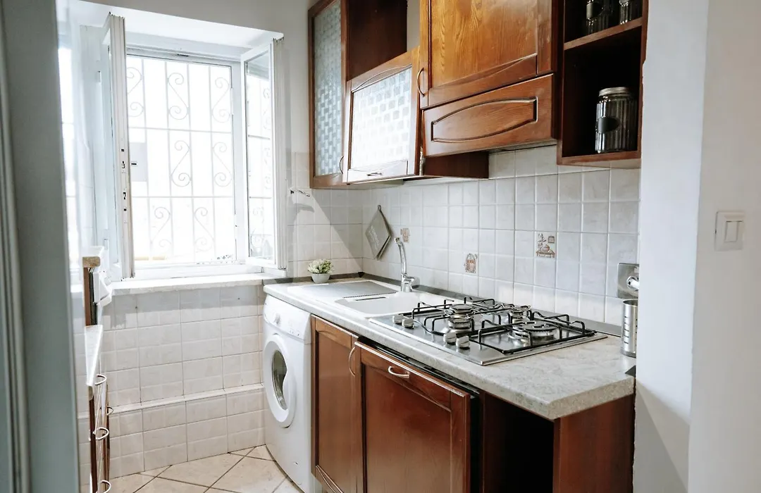 Vascellari home, Trastevere-1