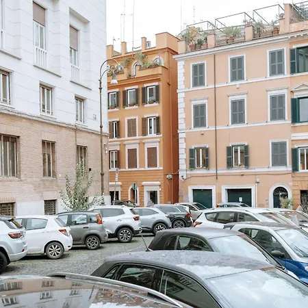 Vascellari home, Trastevere-2